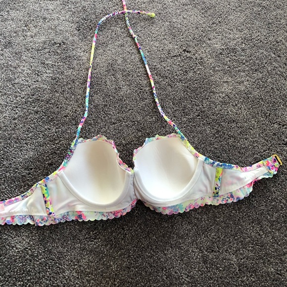 Victoria’s Secret Swim bikini top. Size 32 C. - Picture 4 of 4